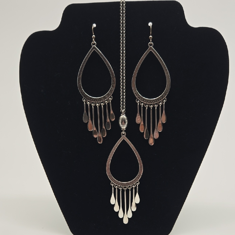Elegant Black and Silver Brighton Teardrop Jewelry Set